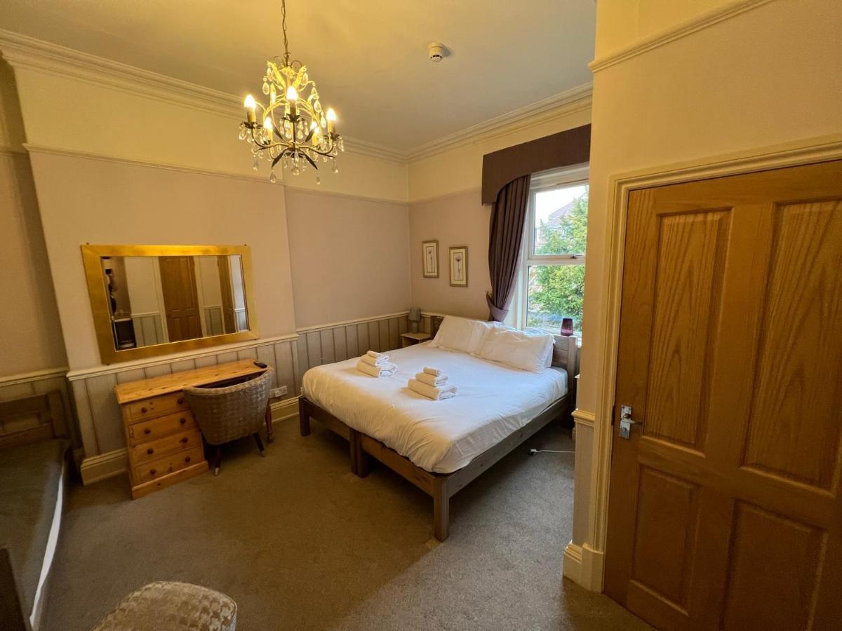 Melton Guest House Йорк Екстер'єр фото
